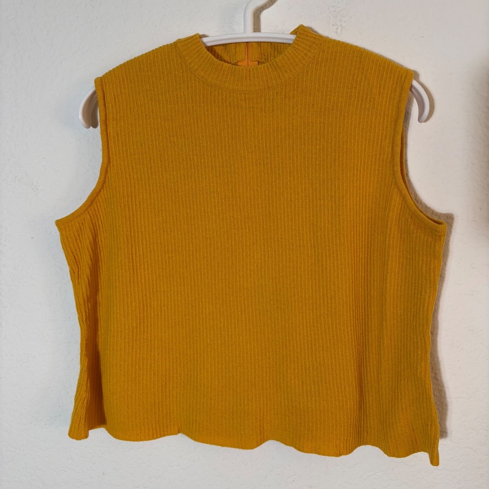 St. John Ribbed Mock Neck Sleeveless Top  Size Small Marigold Yellow